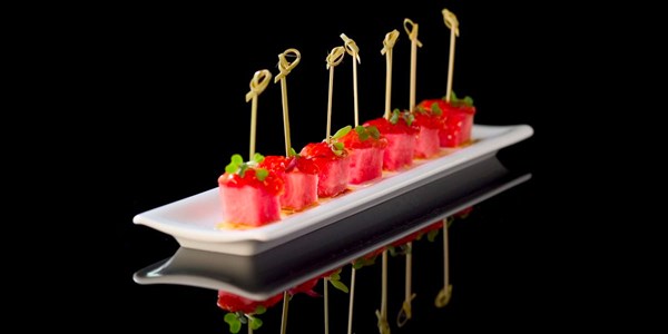 Tomato and watermelon skewers "Ferran Adrià" (Pinchitos de tomate con sandia "Ferran Andrià")