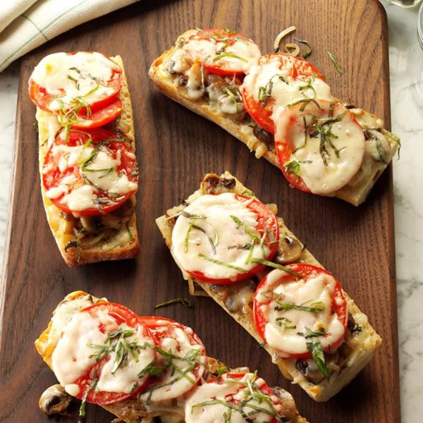 Tomato baguette pizza