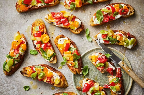 Tomato, basil & creamy pecorino bruschetta