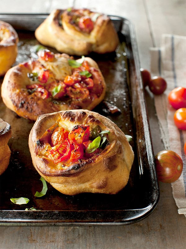 Tomato-basil rolls