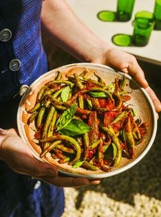 Tomato braised green beans with garlic & bay