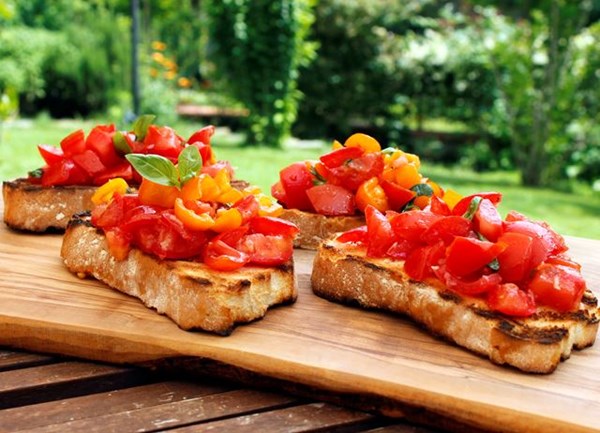 Tomato bruschetta
