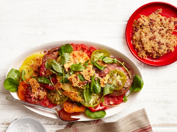 Tomato Caesar salad with bacon-Parmesan crisps