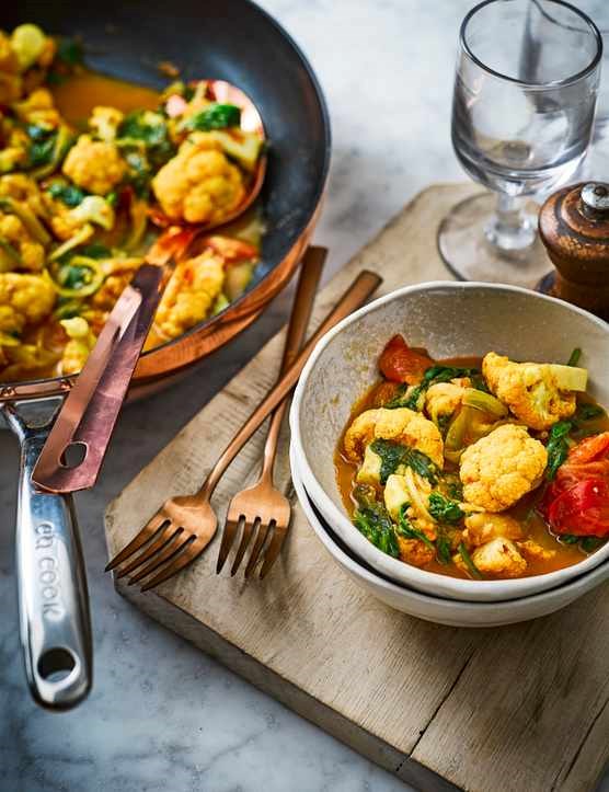 Tomato, cauli and spinach curry