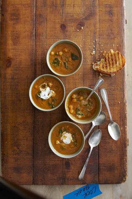 Tomato-chickpea soup with spinach