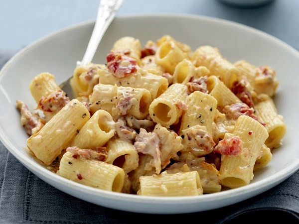 Tomato, chilli and cream pasta