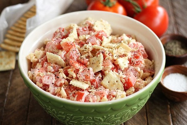 Tomato cracker salad