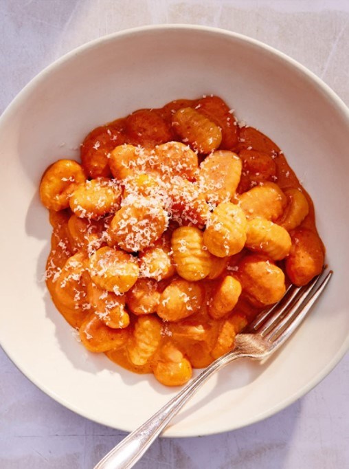 Tomato-cream sauce (No-vodka vodka sauce)