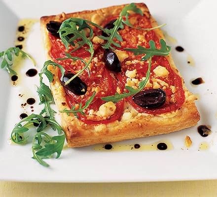 Tomato, feta and olive tarts