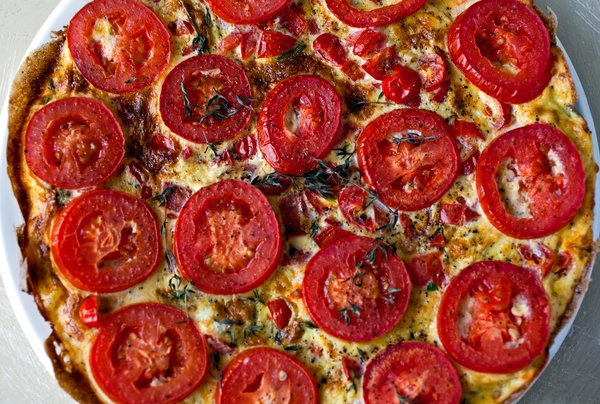 Tomato frittata with fresh marjoram or thyme