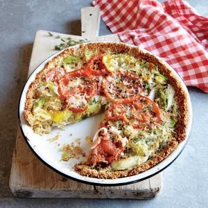 Tomato-leek pie with quinoa crust
