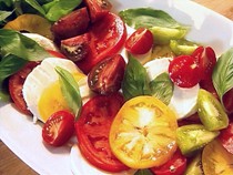 Tomato, mozzarella & basil salad
