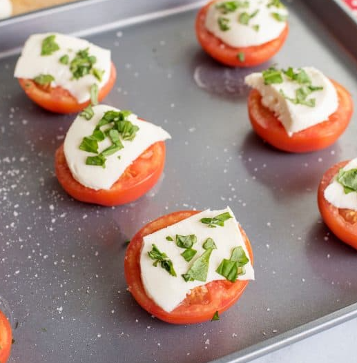 Tomato mozzarella melts