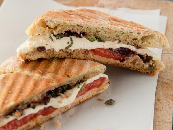 Tomato mozzarella pan bagnat