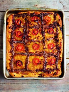 Tomato, onion and anchovy tart (Sardenaira)