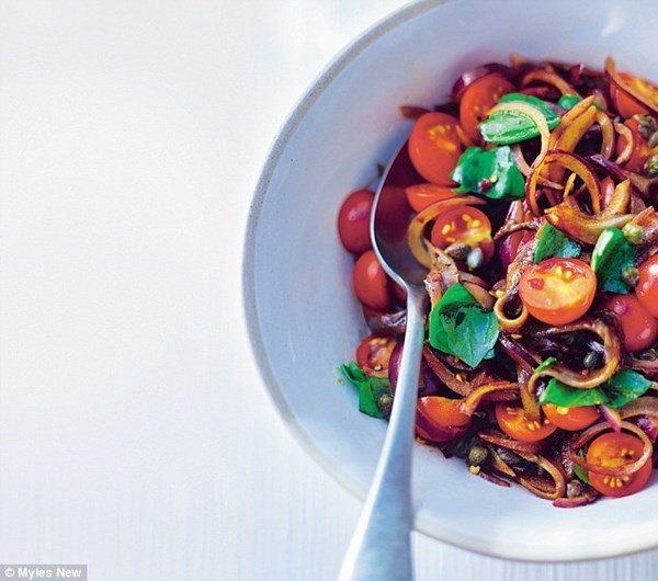 Tomato, onion and caper salad with anchovies and basil