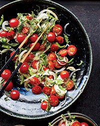 Tomato, onion and green pepper salad with shiso
