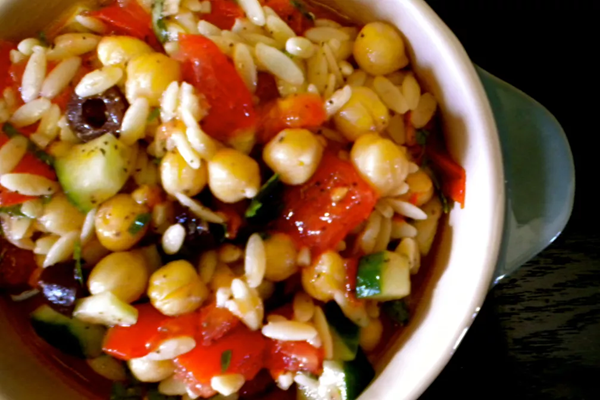 Tomato, orzo & chickpea salad