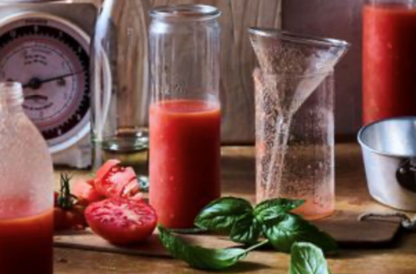 Tomato passata (Passata di pomodoro)