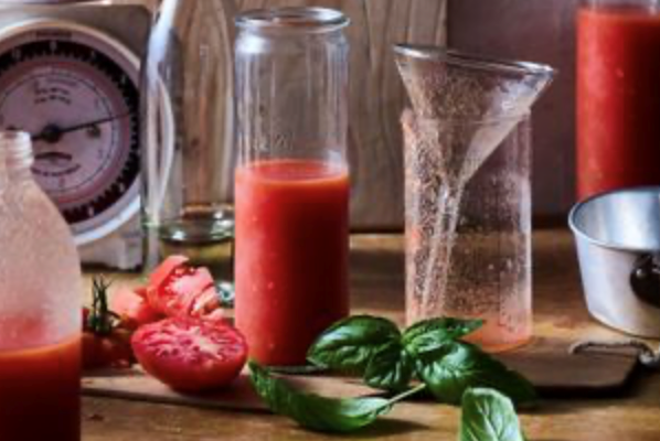Tomato passata (Passata di pomodoro)