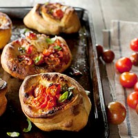 Tomato pizza rolls