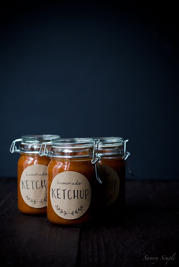Tomato rhubarb ketchup
