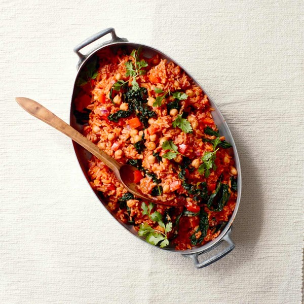 Tomato rice with kale and chickpeas