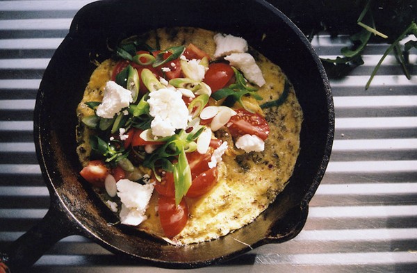 Tomato, rocket & feta omelette