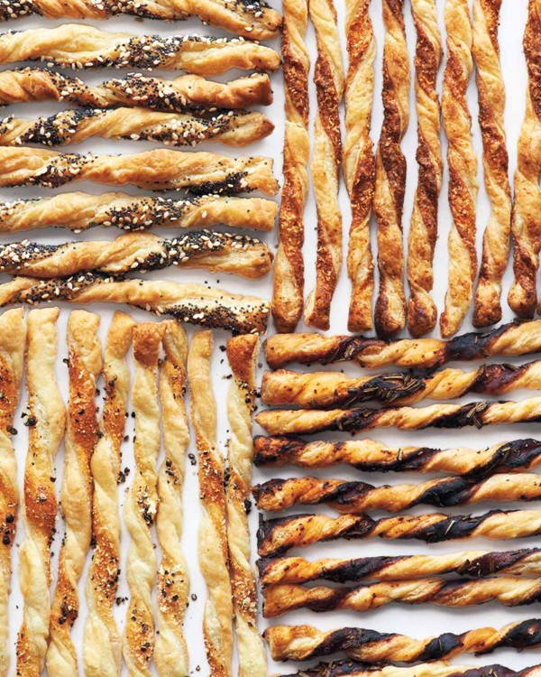 Tomato-rosemary cheese straws