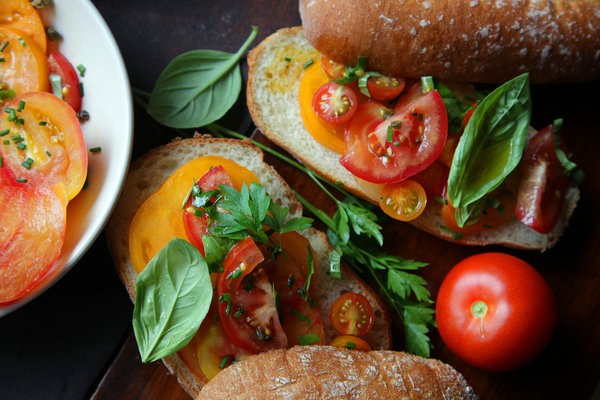 Tomato salad on a roll
