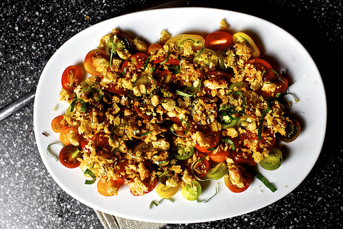Tomato salad with crushed croutons