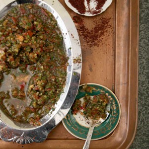 Tomato salad with herbs and pomegranate (Gavurdagi salatasi)