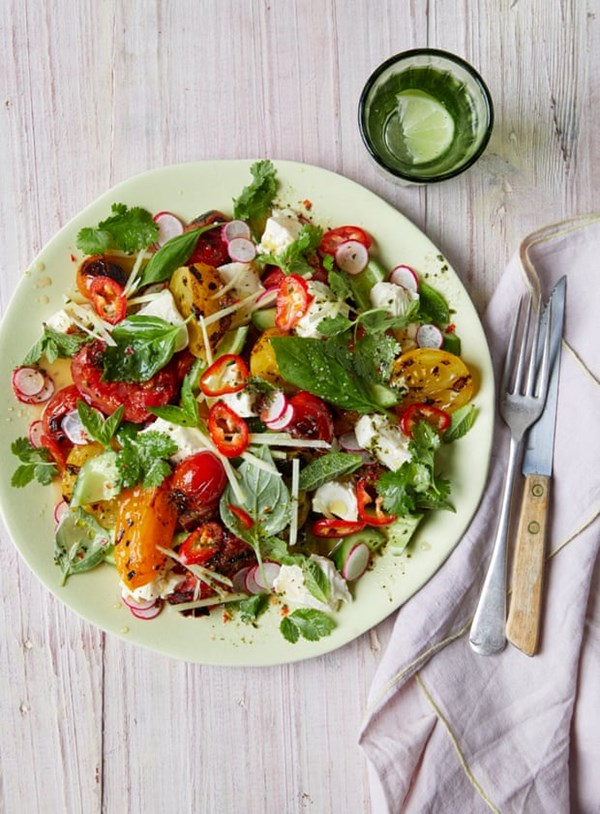 Tomato salad with tofu and lime leaf dressing