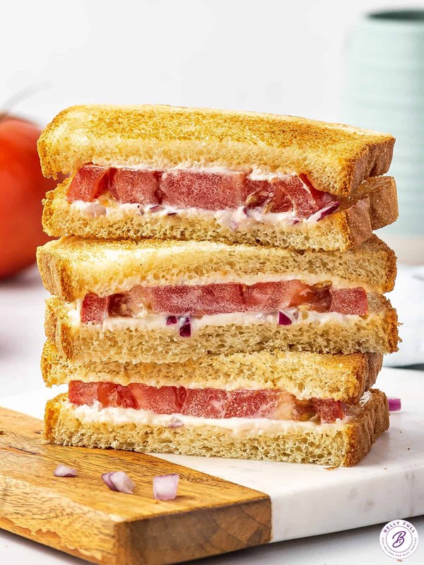 Tomato sandwich