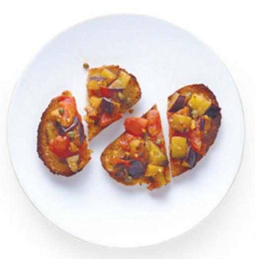 Tomato sauce with eggplant, caponata style