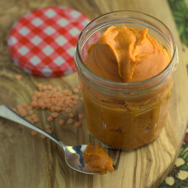 Tomato sauce with lentils