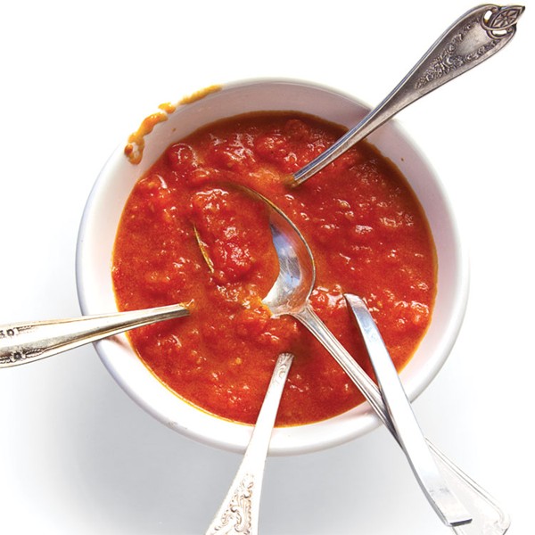 Tomato sauce with onion and butter