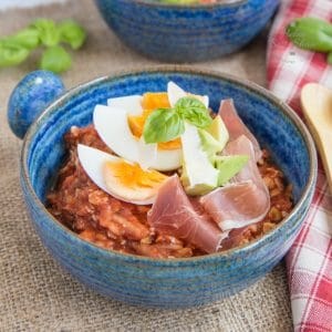 Tomato savoury overnight oats made with passata