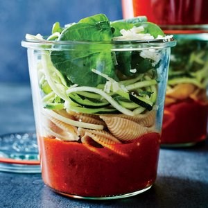 Tomato-seashell soup
