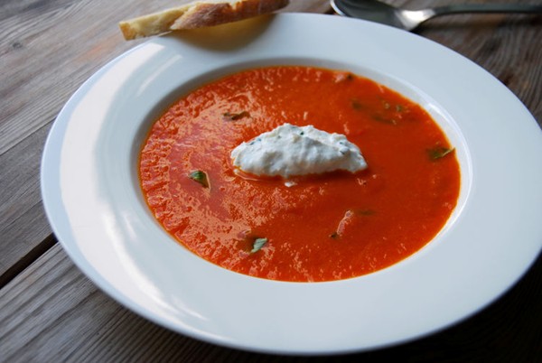 Tomato soup with Tyrolean goat cheese dumplings