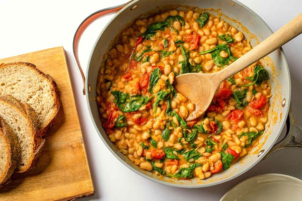 Tomato-spinach white beans