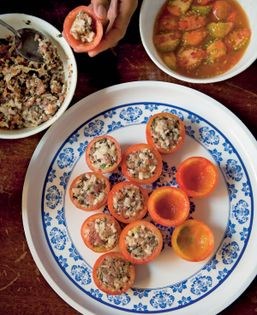 Tomato stuffed with pork and wood ear mushrooms (Cà chua nhôi thit)