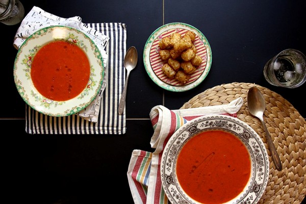 Tomato zucchini soup