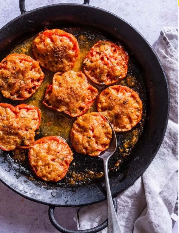 Tomatoes baked with bread crumbs (Pomodori gratinati)