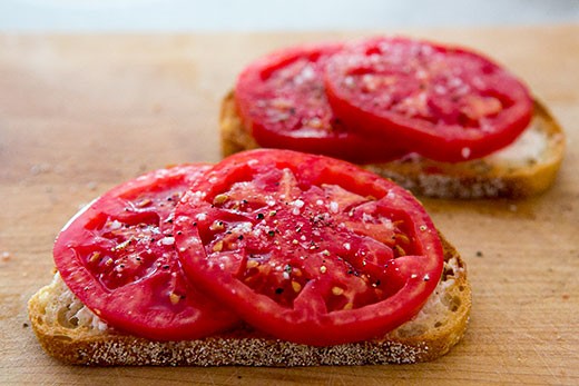 Tomatoes on toast