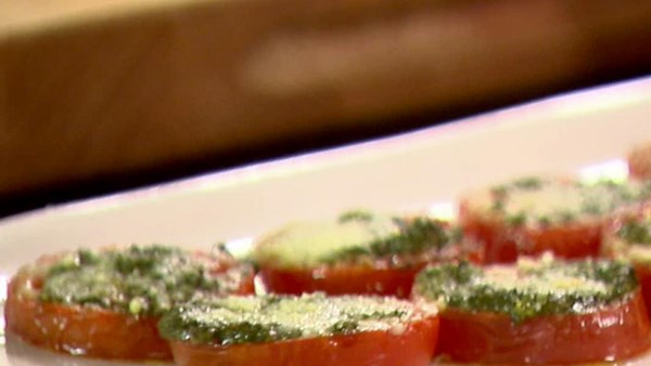 Tomatoes roasted with pesto