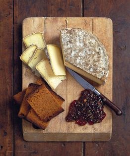 Tomme de Savoie redcurrants