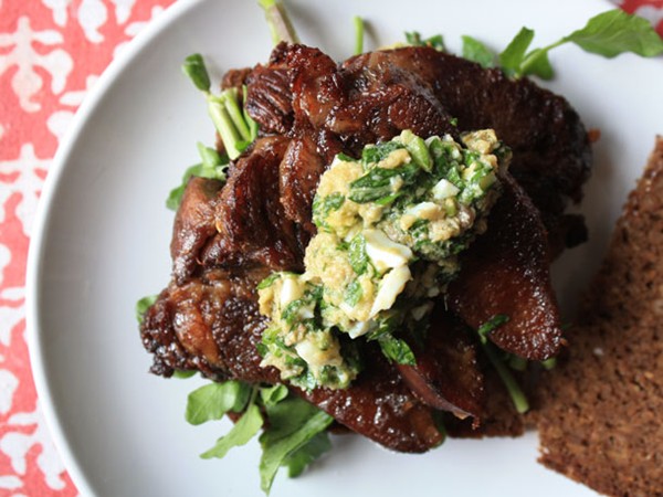 Tongue sandwich with tarragon or parsley sauce