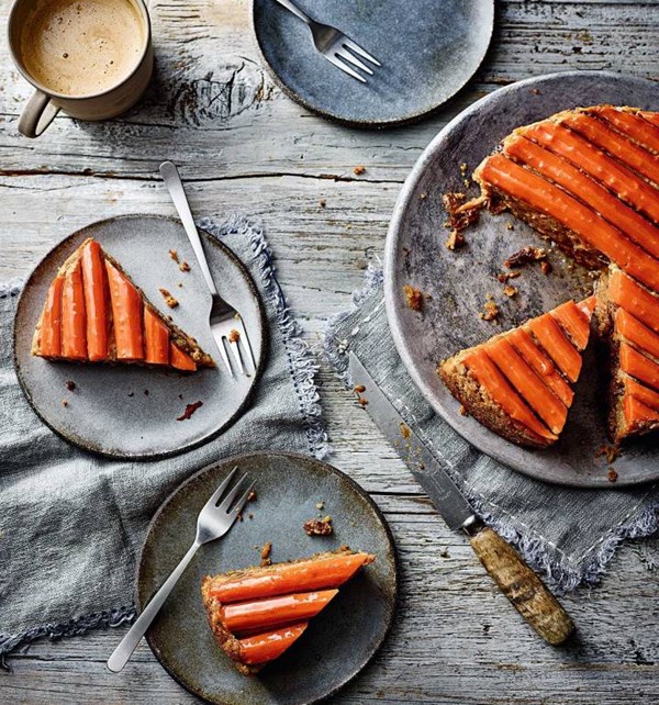 Topsy-turvy carrot cake