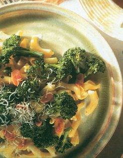 Torchietti and broccoli with a pecorino sauce (Torchietti e broccoli con la fonduta di pecorino)